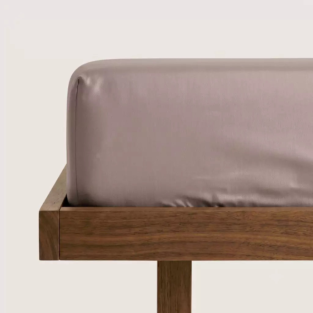 PURAFF Dog Hair Resistant TENCEL™ Lyocell Fitted Sheet in Dusty Mauve - Deep Pocket Corner Detail